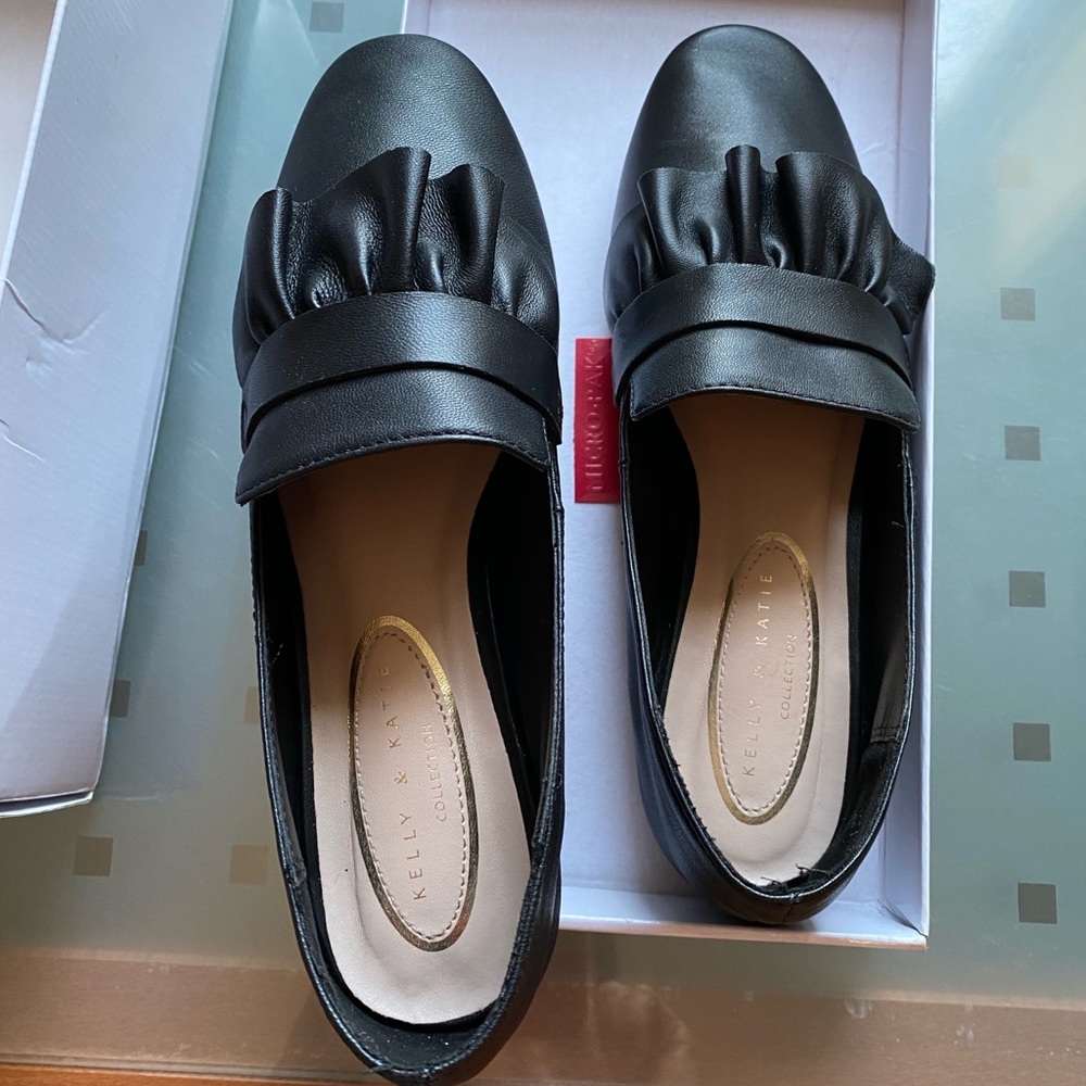 Kelly & Katie Black “Tracy” Loafers Flats Size 6.5
